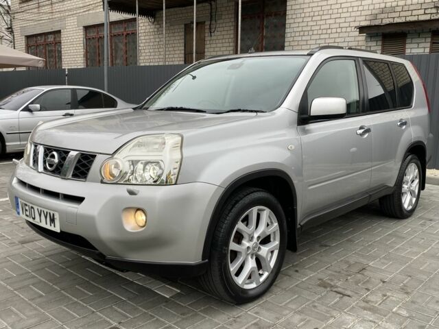 Серый Ниссан ИксТрейл, объемом двигателя 2.2 л и пробегом 189 тыс. км за 5350 $, фото 1 на Automoto.ua