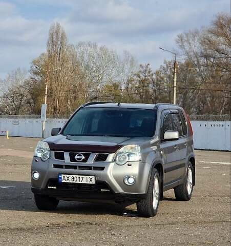 Сірий Ніссан ІксТрейл, об'ємом двигуна 2.49 л та пробігом 236 тис. км за 10999 $, фото 1 на Automoto.ua