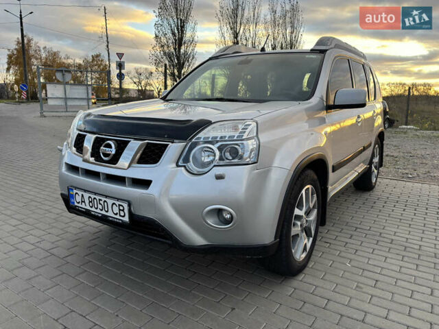 Сірий Ніссан ІксТрейл, об'ємом двигуна 2 л та пробігом 142 тис. км за 9900 $, фото 1 на Automoto.ua