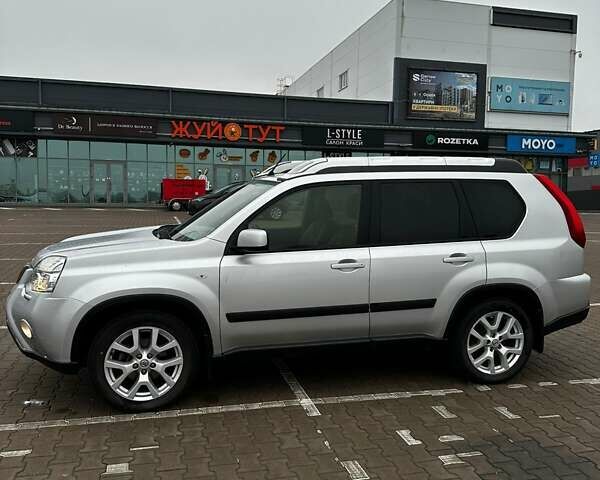 Серый Ниссан ИксТрейл, объемом двигателя 2 л и пробегом 84 тыс. км за 14500 $, фото 1 на Automoto.ua