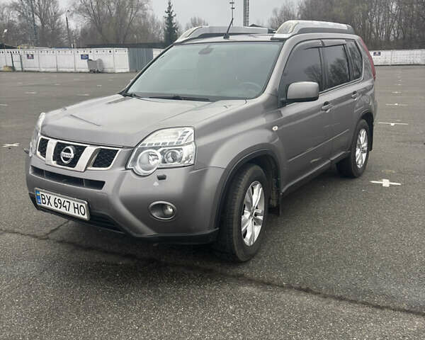 Серый Ниссан ИксТрейл, объемом двигателя 2 л и пробегом 202 тыс. км за 12900 $, фото 1 на Automoto.ua