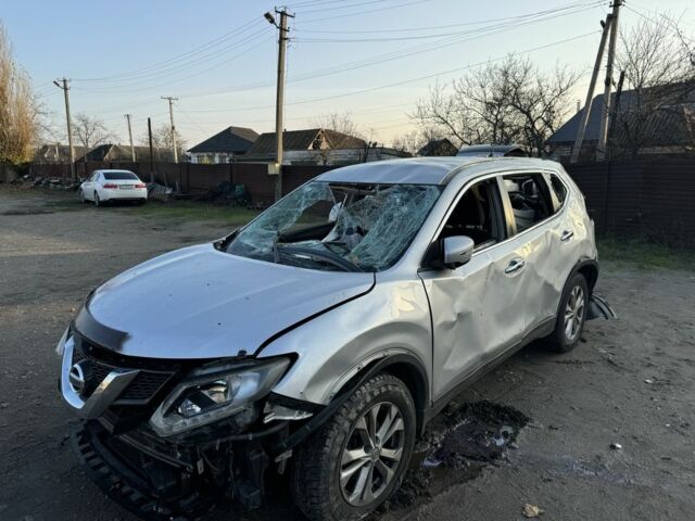 Сірий Ніссан ІксТрейл, об'ємом двигуна 2 л та пробігом 140 тис. км за 4500 $, фото 1 на Automoto.ua