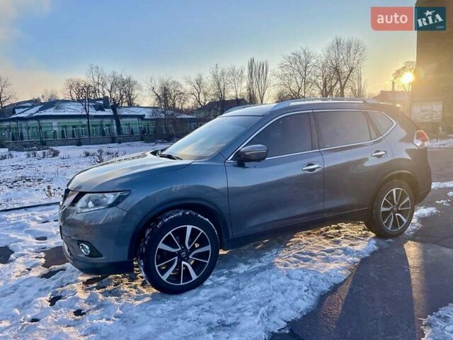 Серый Ниссан ИксТрейл, объемом двигателя 1.6 л и пробегом 228 тыс. км за 16000 $, фото 1 на Automoto.ua