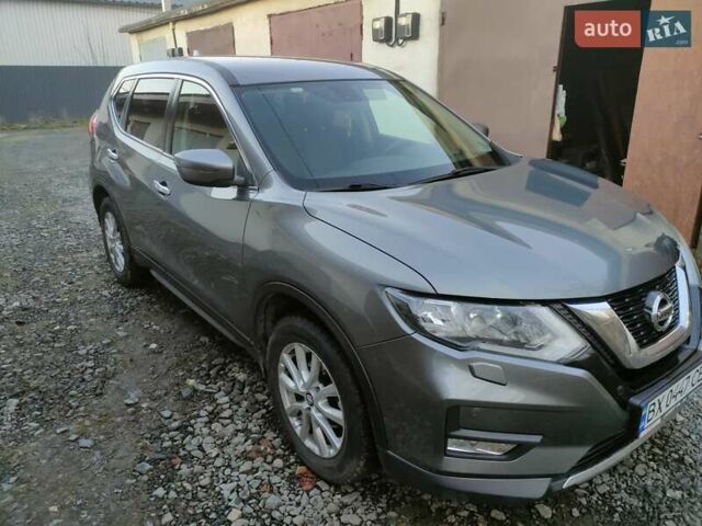 Ніссан ІксТрейл 2017 у Хмельницькому на Automoto.ua Сірий Ніссан ІксТрейл, об'ємом двигуна 1.6 л та пробігом 120 тис. км за 19500 $, фото 1 на Automoto.ua