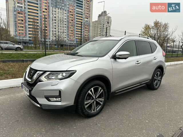 Серый Ниссан ИксТрейл, объемом двигателя 2.49 л и пробегом 216 тыс. км за 18500 $, фото 1 на Automoto.ua