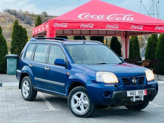 Синий Ниссан ИксТрейл, объемом двигателя 2.2 л и пробегом 100 тыс. км за 2750 $, фото 1 на Automoto.ua