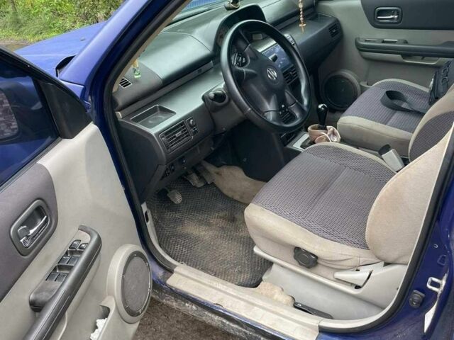 Синій Ніссан ІксТрейл, об'ємом двигуна 2 л та пробігом 300 тис. км за 6000 $, фото 1 на Automoto.ua