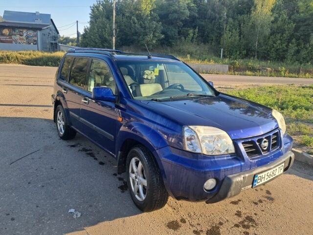 Синий Ниссан ИксТрейл, объемом двигателя 2.2 л и пробегом 300 тыс. км за 3700 $, фото 1 на Automoto.ua