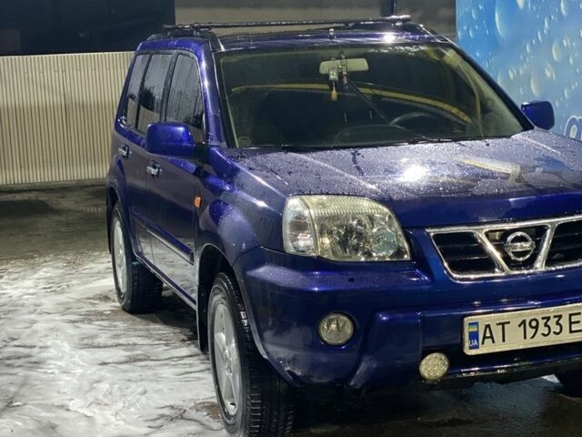 Синий Ниссан ИксТрейл, объемом двигателя 2.2 л и пробегом 400 тыс. км за 5000 $, фото 1 на Automoto.ua