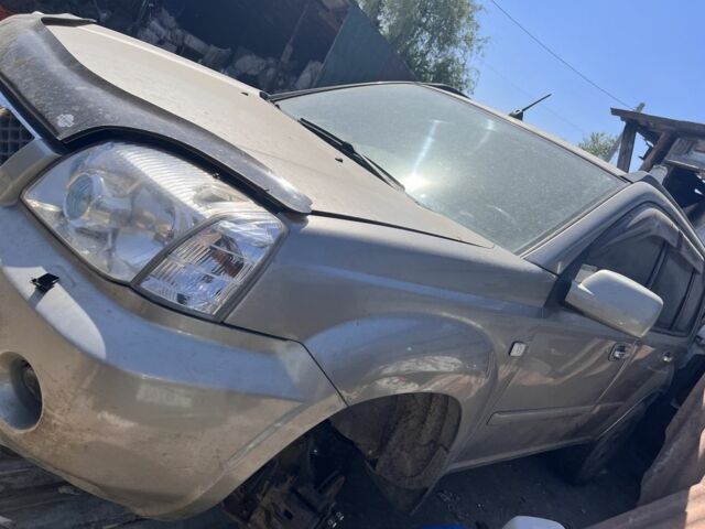 Синий Ниссан ИксТрейл, объемом двигателя 2.5 л и пробегом 165 тыс. км за 3000 $, фото 1 на Automoto.ua