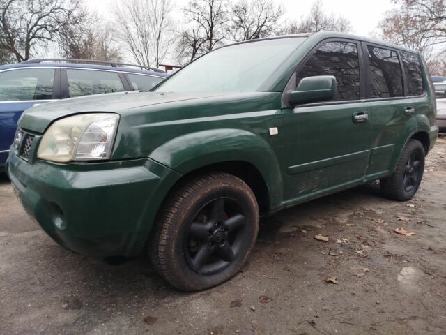 Зеленый Ниссан ИксТрейл, объемом двигателя 2.2 л и пробегом 240 тыс. км за 4500 $, фото 1 на Automoto.ua