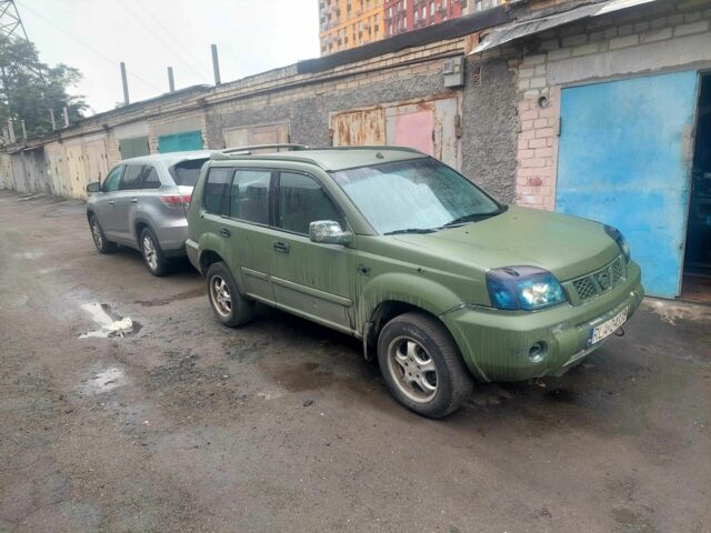 Зеленый Ниссан ИксТрейл, объемом двигателя 2 л и пробегом 300 тыс. км за 2450 $, фото 1 на Automoto.ua