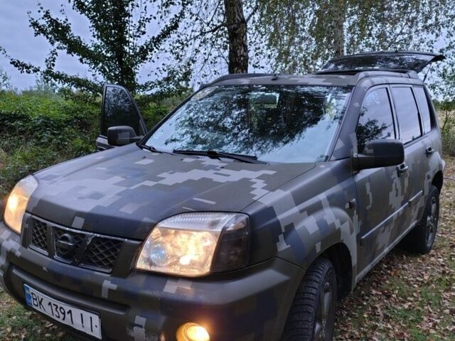 Зеленый Ниссан ИксТрейл, объемом двигателя 2.2 л и пробегом 280 тыс. км за 3000 $, фото 1 на Automoto.ua