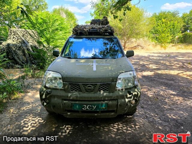 Зеленый Ниссан ИксТрейл, объемом двигателя 2.2 л и пробегом 285 тыс. км за 2400 $, фото 1 на Automoto.ua