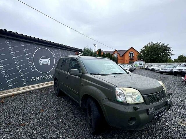 Зеленый Ниссан ИксТрейл, объемом двигателя 2.2 л и пробегом 300 тыс. км за 3000 $, фото 1 на Automoto.ua
