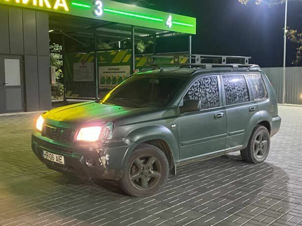 Зелений Ніссан ІксТрейл, об'ємом двигуна 2.2 л та пробігом 200 тис. км за 1885 $, фото 1 на Automoto.ua
