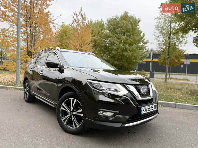 Зеленый Ниссан ИксТрейл, объемом двигателя 1.6 л и пробегом 166 тыс. км за 18800 $, фото 1 на Automoto.ua