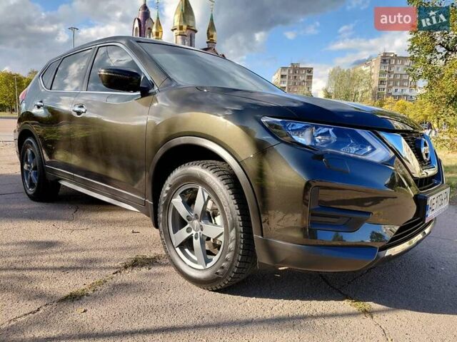 Зеленый Ниссан ИксТрейл, объемом двигателя 1.6 л и пробегом 6 тыс. км за 25500 $, фото 1 на Automoto.ua