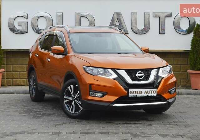 Оранжевый Ниссан ИксТрейл, объемом двигателя 2 л и пробегом 70 тыс. км за 19900 $, фото 1 на Automoto.ua