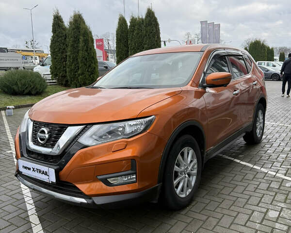 Оранжевый Ниссан ИксТрейл, объемом двигателя 1.6 л и пробегом 71 тыс. км за 20500 $, фото 1 на Automoto.ua