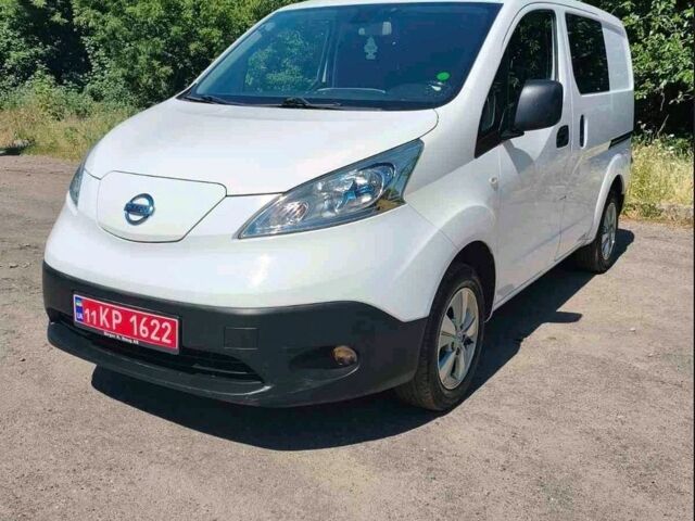 Білий Ніссан e-NV200, об'ємом двигуна 0 л та пробігом 60 тис. км за 9800 $, фото 1 на Automoto.ua