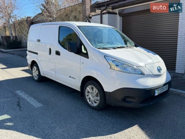 Белый Ниссан e-NV200, объемом двигателя 0 л и пробегом 79 тыс. км за 10999 $, фото 1 на Automoto.ua