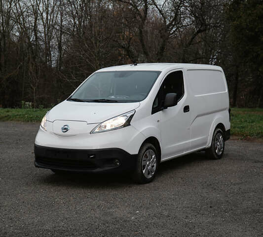 Белый Ниссан e-NV200, объемом двигателя 0 л и пробегом 76 тыс. км за 7000 $, фото 1 на Automoto.ua