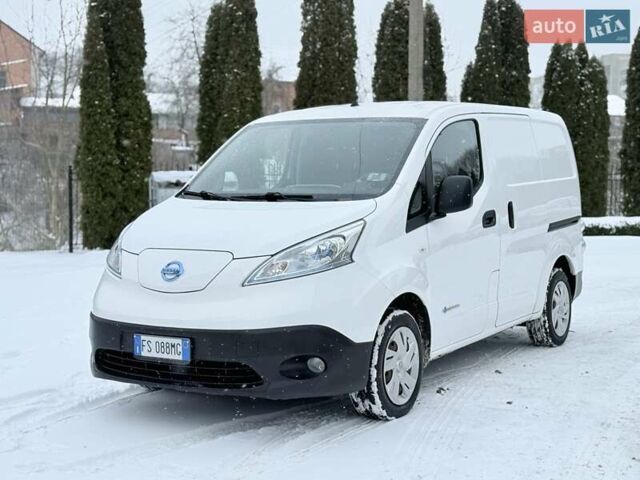 Белый Ниссан e-NV200, объемом двигателя 0 л и пробегом 20 тыс. км за 14700 $, фото 1 на Automoto.ua