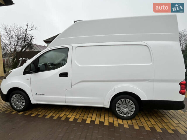 Белый Ниссан e-NV200, объемом двигателя 0 л и пробегом 55 тыс. км за 13800 $, фото 1 на Automoto.ua