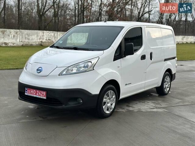 Белый Ниссан e-NV200, объемом двигателя 0 л и пробегом 4 тыс. км за 15399 $, фото 1 на Automoto.ua