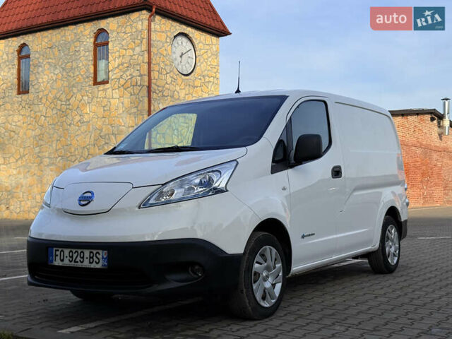 Белый Ниссан e-NV200, объемом двигателя 0 л и пробегом 37 тыс. км за 13200 $, фото 1 на Automoto.ua