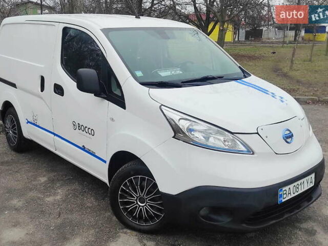 Белый Ниссан e-NV200, объемом двигателя 0 л и пробегом 117 тыс. км за 7800 $, фото 1 на Automoto.ua