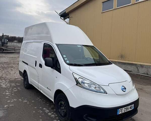 Белый Ниссан e-NV200, объемом двигателя 0 л и пробегом 49 тыс. км за 14500 $, фото 1 на Automoto.ua