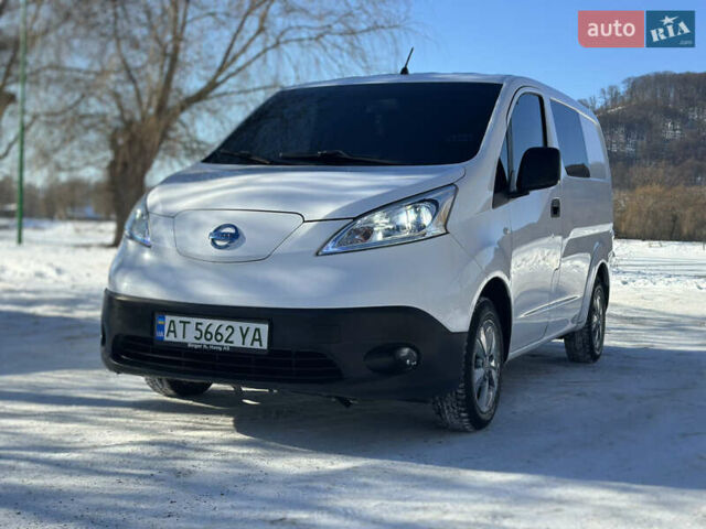 Белый Ниссан e-NV200, объемом двигателя 0 л и пробегом 170 тыс. км за 9350 $, фото 1 на Automoto.ua