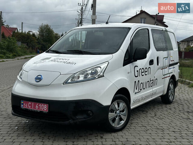 Белый Ниссан e-NV200, объемом двигателя 0 л и пробегом 54 тыс. км за 7799 $, фото 1 на Automoto.ua