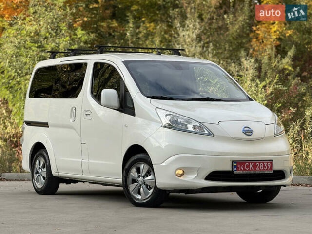 Белый Ниссан e-NV200, объемом двигателя 0 л и пробегом 124 тыс. км за 9950 $, фото 1 на Automoto.ua