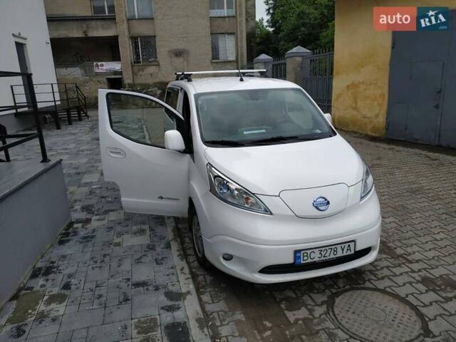 Белый Ниссан e-NV200, объемом двигателя 0 л и пробегом 115 тыс. км за 13500 $, фото 1 на Automoto.ua