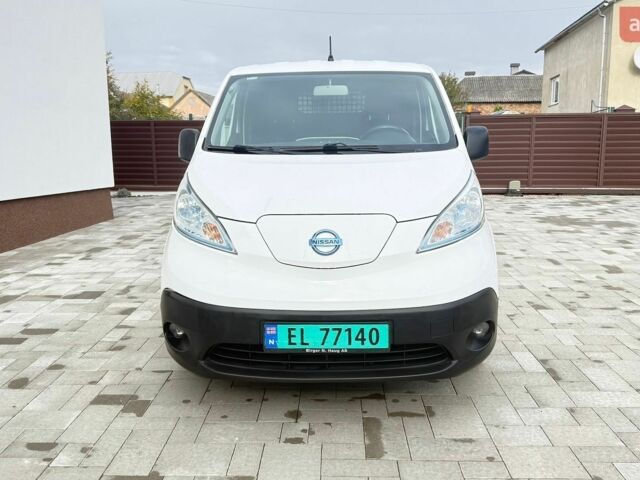 Білий Ніссан e-NV200, об'ємом двигуна 0 л та пробігом 133 тис. км за 9000 $, фото 1 на Automoto.ua