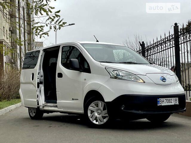 Белый Ниссан e-NV200, объемом двигателя 0 л и пробегом 85 тыс. км за 15600 $, фото 1 на Automoto.ua