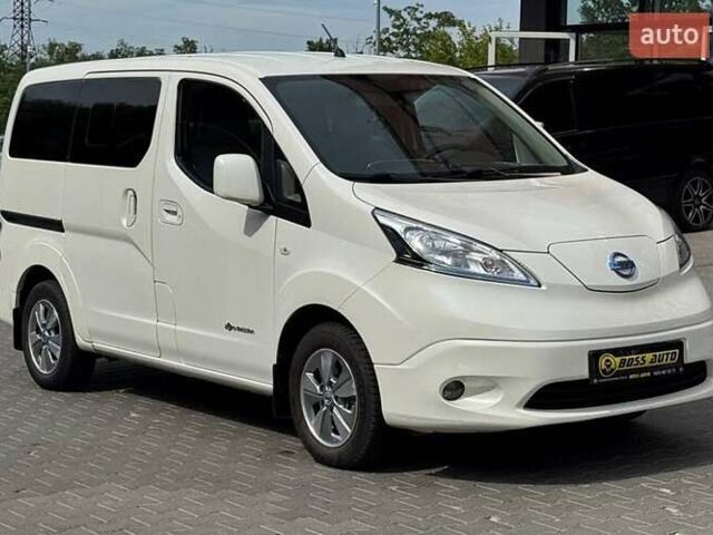 Белый Ниссан e-NV200, объемом двигателя 0 л и пробегом 161 тыс. км за 11600 $, фото 1 на Automoto.ua