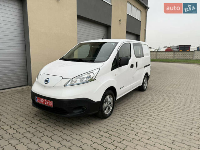 Белый Ниссан e-NV200, объемом двигателя 0 л и пробегом 140 тыс. км за 7400 $, фото 1 на Automoto.ua