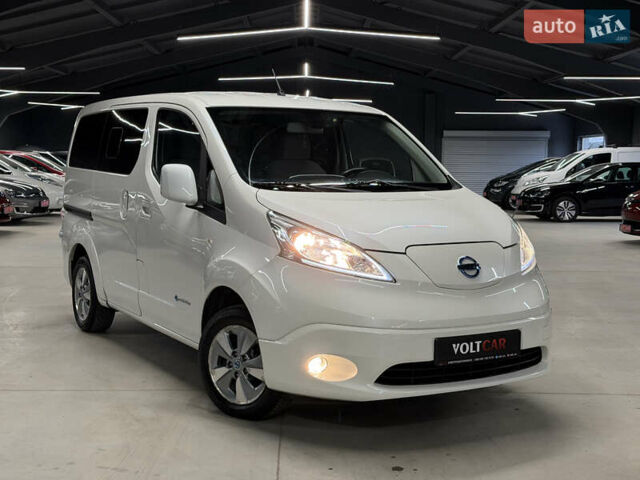 Белый Ниссан e-NV200, объемом двигателя 0 л и пробегом 82 тыс. км за 10000 $, фото 1 на Automoto.ua