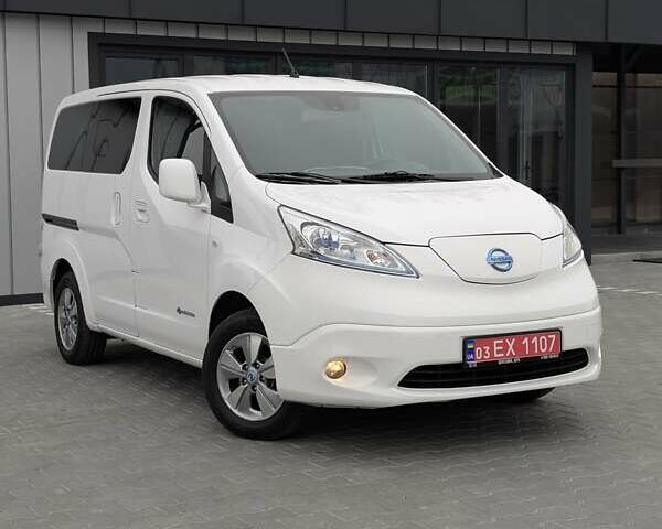 Белый Ниссан e-NV200, объемом двигателя 0 л и пробегом 105 тыс. км за 9900 $, фото 1 на Automoto.ua
