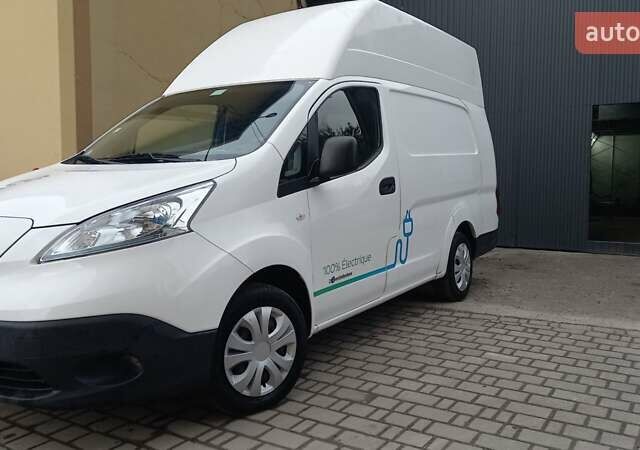 Белый Ниссан e-NV200, объемом двигателя 0 л и пробегом 58 тыс. км за 13100 $, фото 1 на Automoto.ua