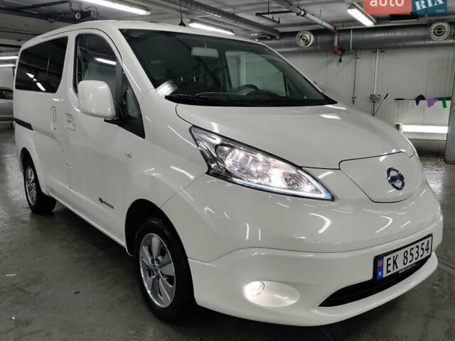 Белый Ниссан e-NV200, объемом двигателя 0 л и пробегом 132 тыс. км за 13200 $, фото 1 на Automoto.ua