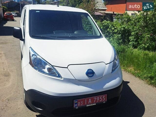 Белый Ниссан e-NV200, объемом двигателя 0 л и пробегом 53 тыс. км за 15900 $, фото 1 на Automoto.ua