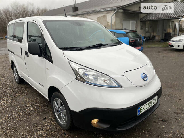 Білий Ніссан e-NV200, об'ємом двигуна 0 л та пробігом 89 тис. км за 15999 $, фото 1 на Automoto.ua