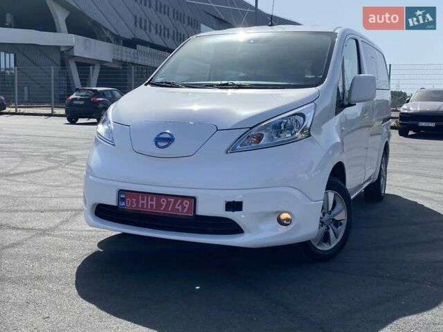 Белый Ниссан e-NV200, объемом двигателя 0 л и пробегом 178 тыс. км за 15300 $, фото 1 на Automoto.ua