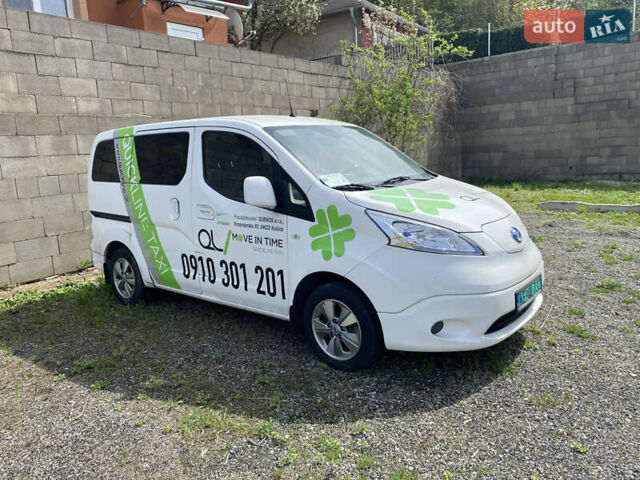 Білий Ніссан e-NV200, об'ємом двигуна 0 л та пробігом 177 тис. км за 13942 $, фото 1 на Automoto.ua