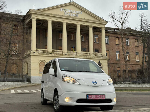 Білий Ніссан e-NV200, об'ємом двигуна 0 л та пробігом 179 тис. км за 15300 $, фото 1 на Automoto.ua